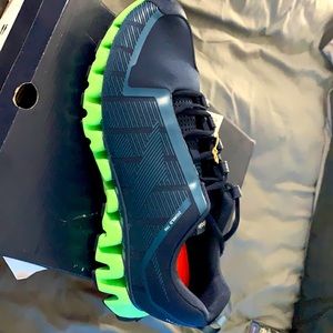 Reebok zigzag tech